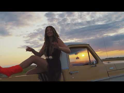 Jess Moskaluke - I Ain't Country (Official Music Video)
