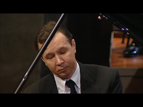 Beethoven. Piano Concerto № 2 , op.19. Mikhail Pletnev, piano. Claudio Abbado, conductor