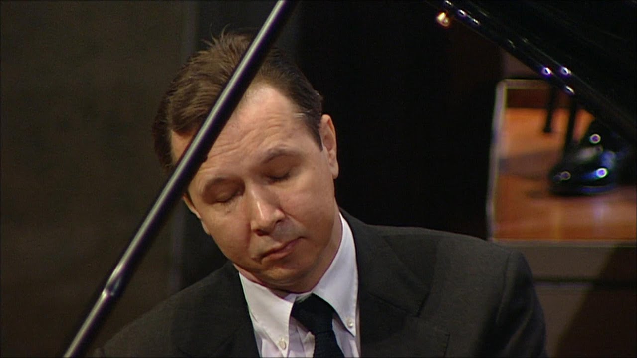 Miniature de la vidéo Beethoven. Piano Concerto № 2 , op.19. Mikhail Pletnev, piano. Claudio Abbado, conductor du film Beethoven, Piano Concerto No. 2 in B-flat major - Mikhail Pletnev, Claudio Abbado, Berliner Philharmoniker
