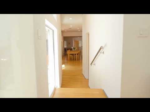 A modern addition to a traditional Los Angeles bungalow