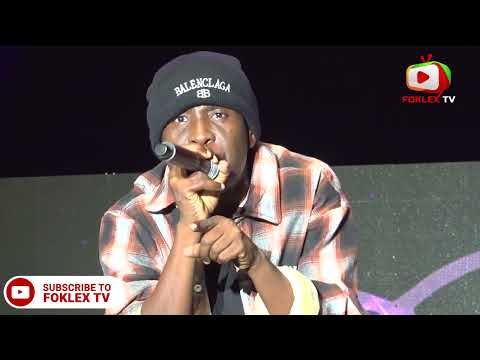 OKOMFOUR KWADEE  - K!LLS OFIE NIPA SONG IN A LIVE BAND PERFORMANCE. 