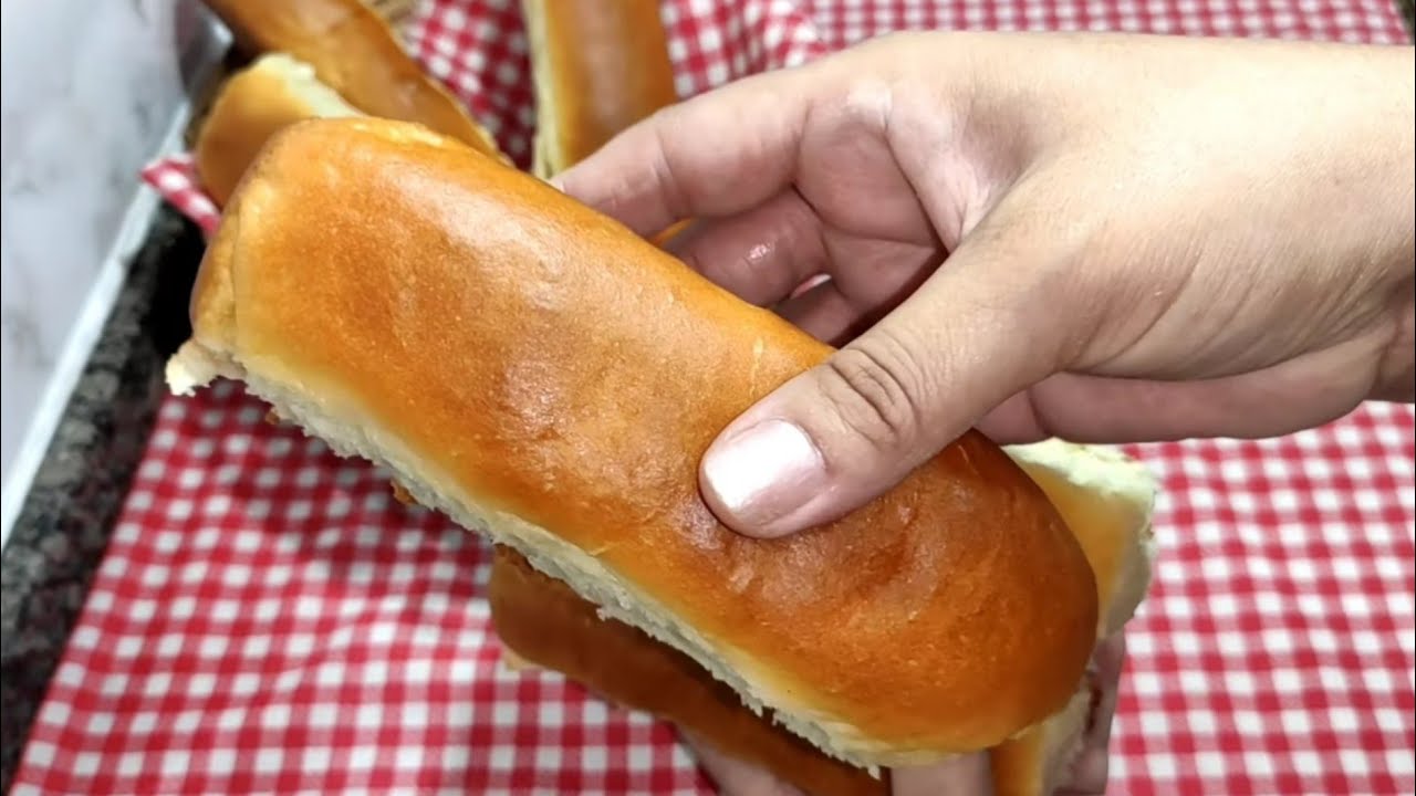 Pão de cachorro quente (Hot dog )macio e delicioso!O segredo do Pão dourado sem ovos pra vcs !