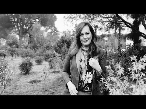 Vitrina e librit/ Vajzat e murosura- Një histori shqiptare ku gruaja është qenia më e lehtë