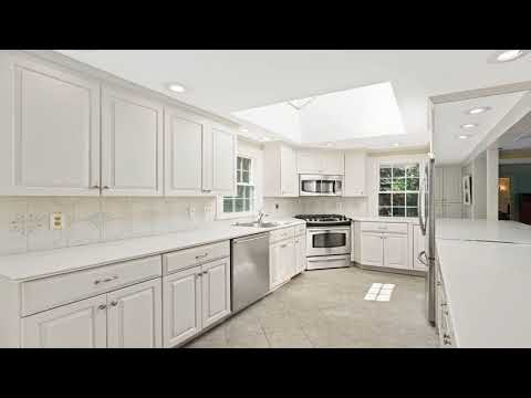 15 Standish Road, Wayland, MA 01778