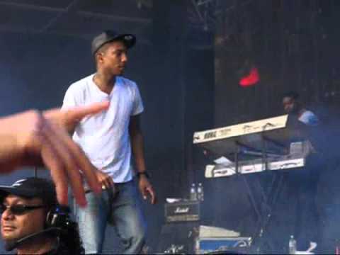 N*E*R*D - The Man (Summadayze 2011, Melbourne)