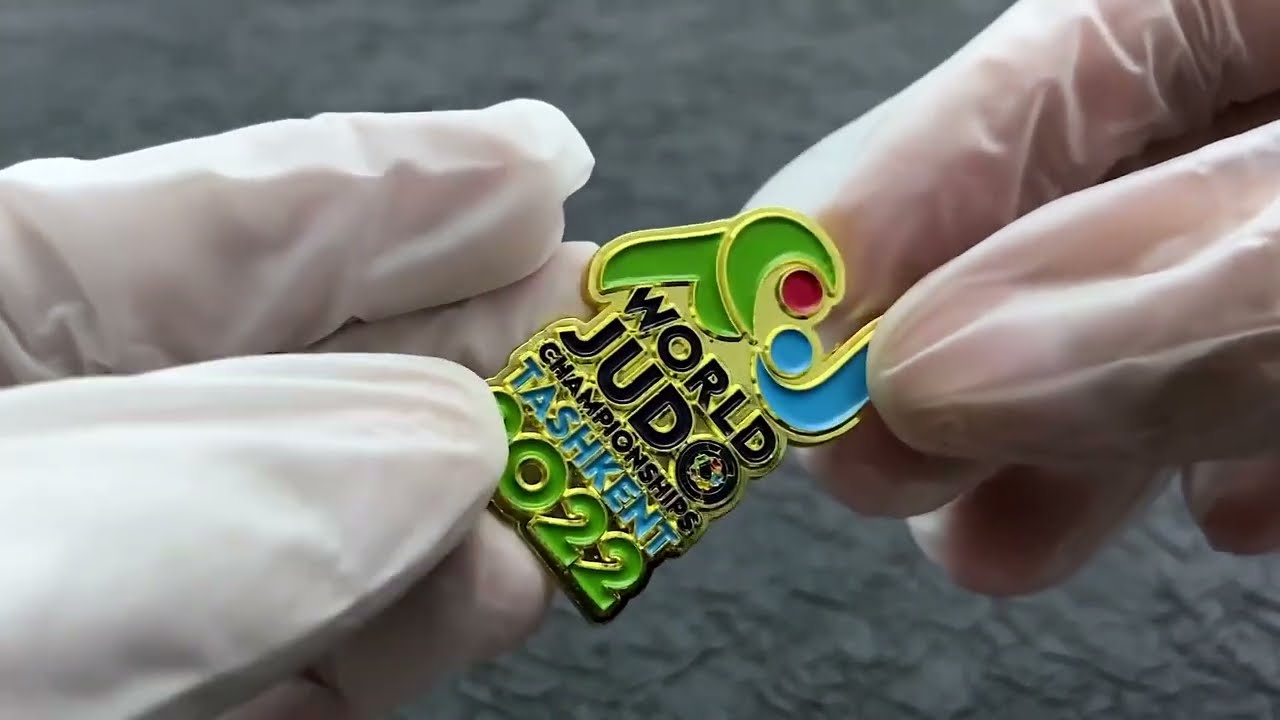 1821 - Gold Enamel Badge Of Honor Of The 2022 World Judo Competition