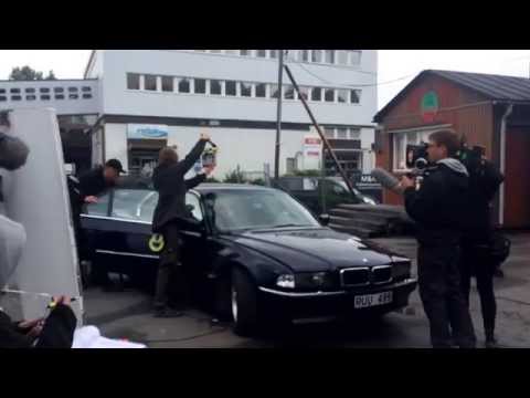 Stuntkvinnan tar över...