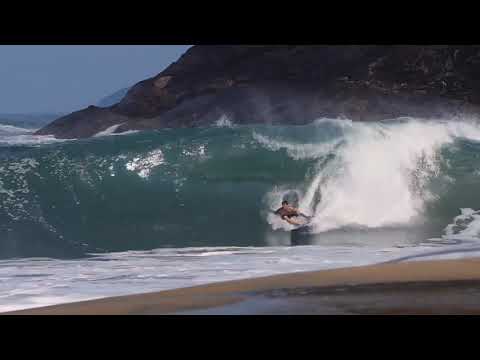 Gabriel Medina insane at home, Paúba Beach 2021 👏👊🌊🏄‍♂️💥🇧🇷🏆🔥🤙🎥 @canaloff