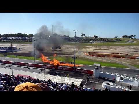 V8 Supercars Barbagallo Race 2 Karl Reindler & Steve Owen massive crash 1.5.2011