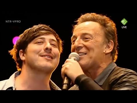 Hungry Heart - Bruce Springsteen and Mumford & Sons (live at Pinkpop Festival 2012)