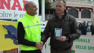 preview picture of video 'MARATONINA SAN VINCENZO PIOMBINO - FALERIO LARINI PREMIATO DA ANTONIO ULLO - SAN VINCENZO 22-3-2015'