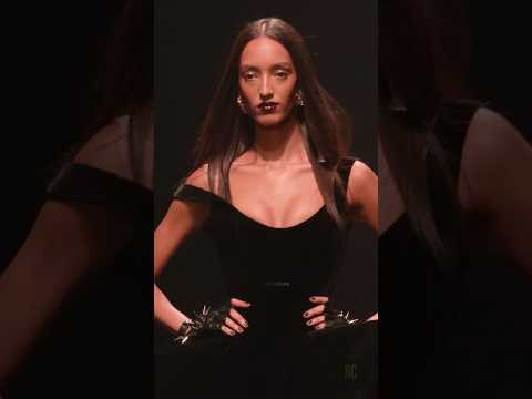 Mica Algañaraz, Loli Bahia & Mona Tougaard x Versace FW25 🖤 ✨ #shorts #versace