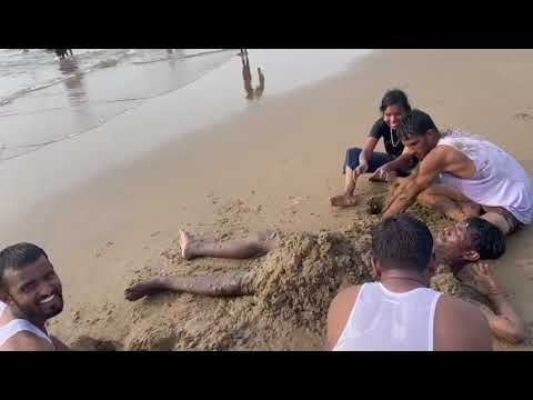 murudeshwar beach with friends