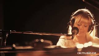 Basia Bulat performs Leonard Cohen's 'So Long, Marianne'