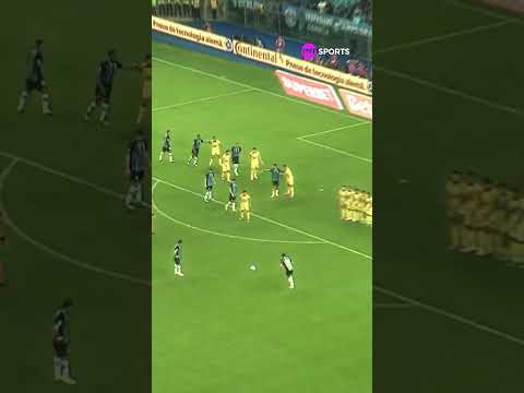 COBRANÇA PERFEITA OU FALHA NA ARMAÇÃO DA BARREIRA? NÃO IMPORTA, FOI UM BELO GOL DO GRÊMIO #shorts