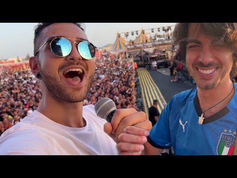 WE SANG IN FRONT OF 15.000 PEOPLE