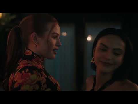 Riverdale 6x22 / Kiss Scene — Veronica and Cheryl (Camila Mendes and Madelaine Petsch)