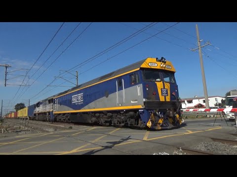 G515, VL360 9476 Maryvale Paper Train At Officer