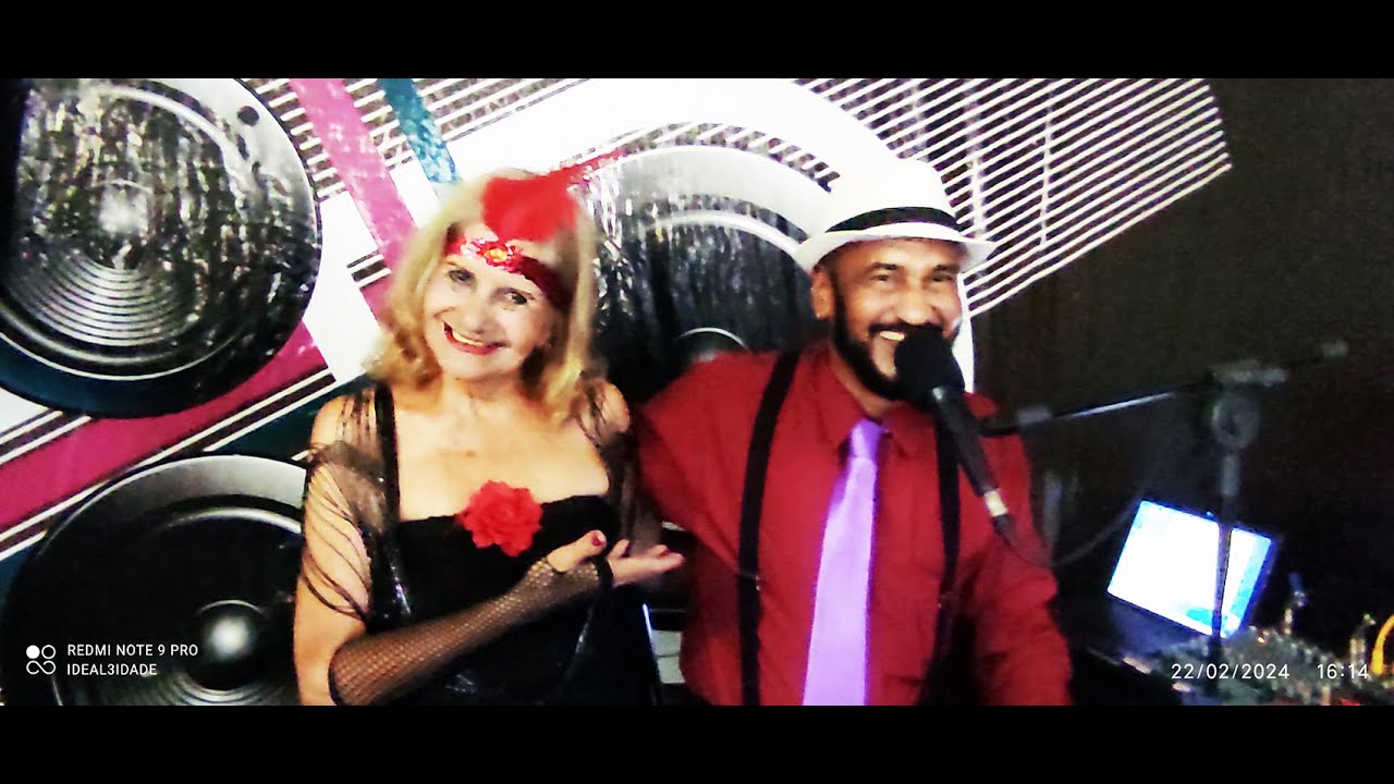 Clube Ideal: Cláudio Fontella comandando show no Bar Cabaré da Lúcia (aniversariante).