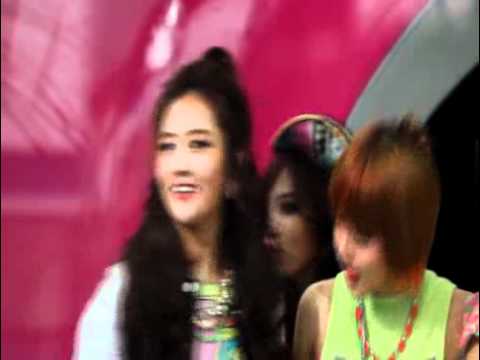 [Fancam] 120412 Mnet Wide News Interview