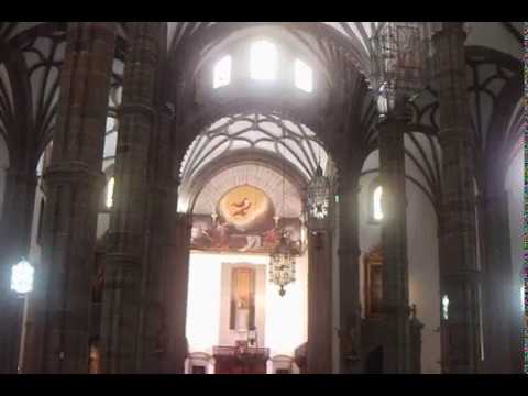 2012-06-26 005 El Batán - v d  Does - Kathedraal Stª Ana - Homilie