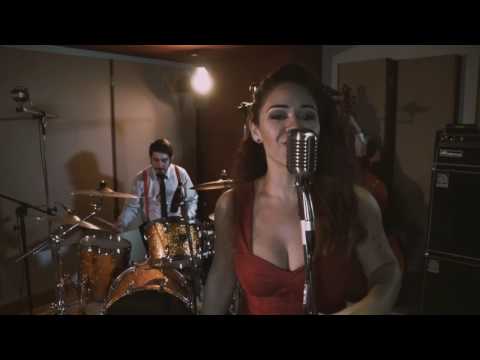 Bloody Mery e os Dry Martinis   200 pounds of fun (Candye Kane)