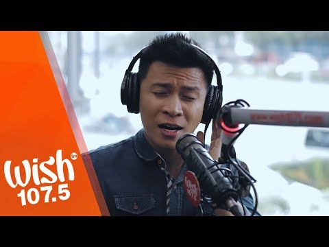 Jek Manuel performs "Ako'y Sa'yo, Ika'y Akin Lamang" LIVE on Wish 107.5 Bus
