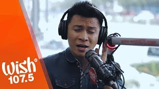 Jek Manuel performs &quot;Ako&#39;y Sa&#39;yo, Ika&#39;y Akin Lamang&quot; LIVE on Wish 107.5 Bus