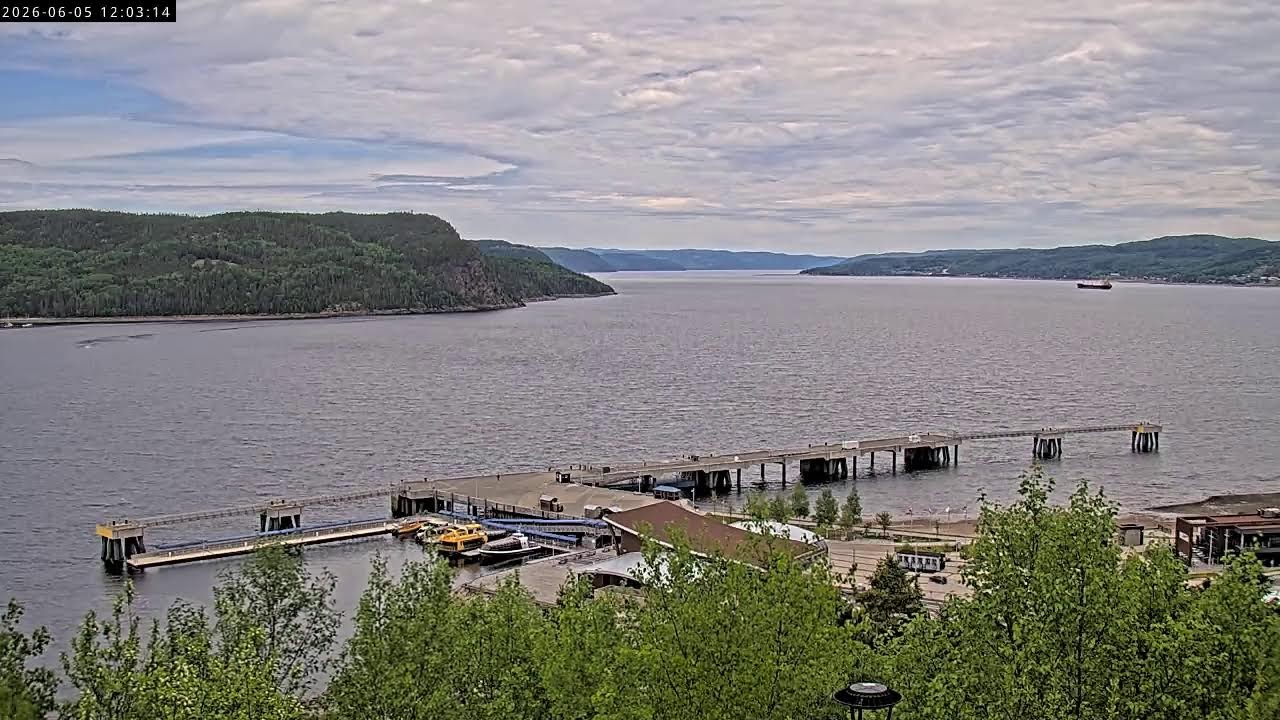 Live webcam view of Saguenay Fjord Marina Live View