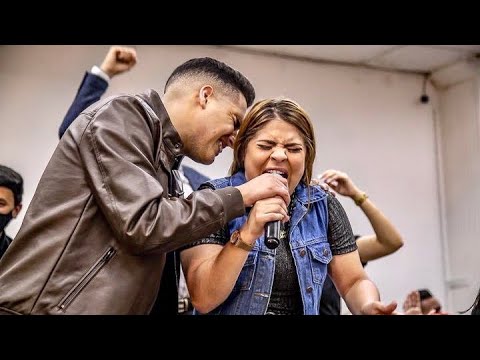 Sidney e Valesca sendo tomados por Deus na pregação. Inexplicável 😭