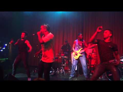 PRAKATÁ AO VIVO NO SPLASH BAR  DATA 17/11/2012 ( AZUADINHA DO AMOR )