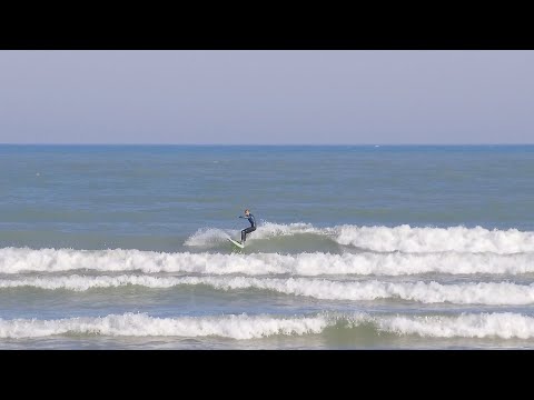 2022.10.22 more small chill surf on lake michigan