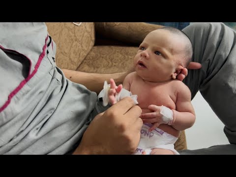  Happy Baby First Feeding | Cute Newborn Reactions👨‍🍼💖 #NewbornBaby#CuteBabyMoments