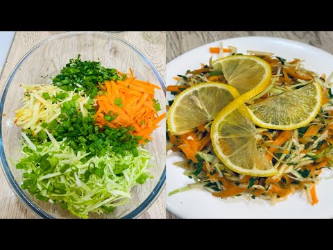 I can't stop eating this cabbage, carrot and apple salad. Super healthy and delicious 🤤