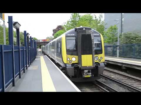 Southwestern Railway class 450 passing Barnes with a Loud tone. 06/05/23.
