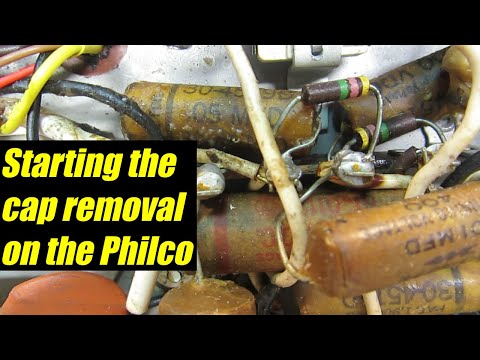 DERB - Philco 46-350-122 - Cap removal begins