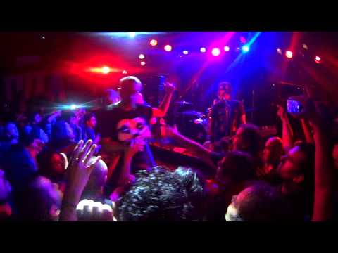 Marky Ramone´s Blitzkrieg - Blitzkrieg Bop (Chile, La Batuta, Abril 2014)