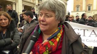 Anche i bus turistici in piazza. Caos a Roma Anche i bus turistici in piazza. Caos a Roma