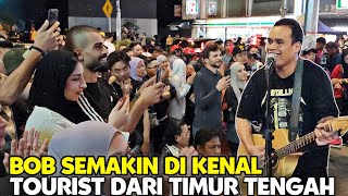 Download lagu Tourist arab tersenyum nampak happy Bila dengar bob main lagu arab tamlly maak' mp3 Download lagu Tourist arab tersenyum nampak happy Bila dengar bob main lagu arab tamlly maak' mp3