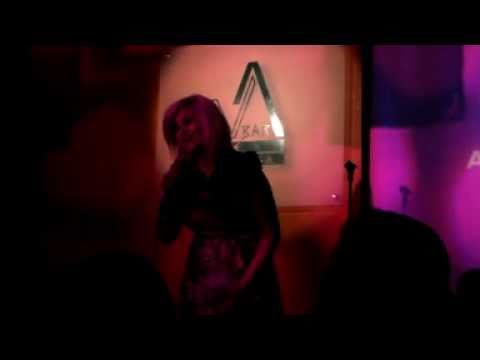 Evelyne Filipe interpreta WILD HORSES @ Vice Versa Bar - 2010