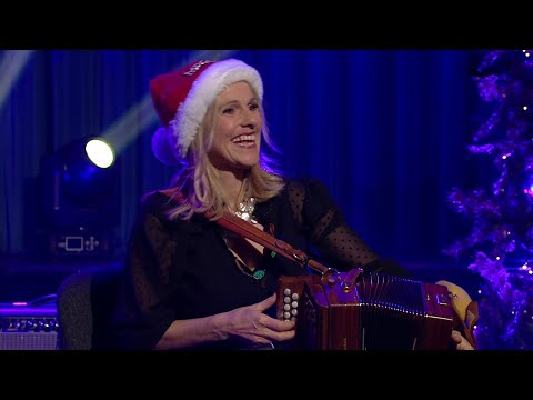 Mundy and Sharon Shannon - Galway Girl | The Late Late Show | RTÉ One