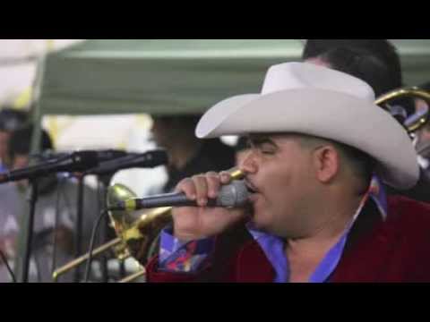 Complaciendo A Un Borracho - Chuy Lizarraga Y Su Banda
