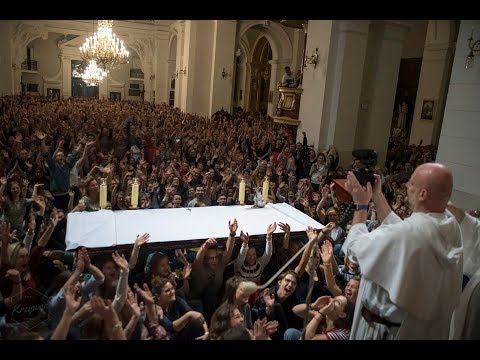 [NV#334] Jak wygląda dzień z życia księdza?