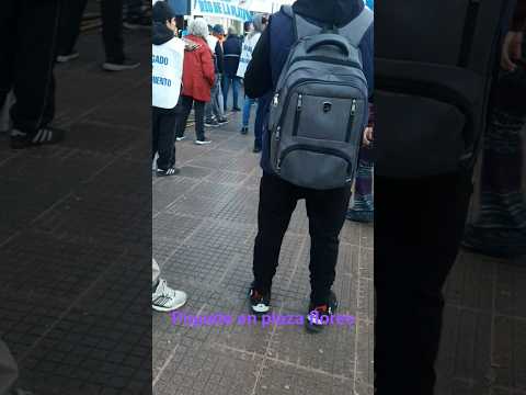 piquete en plaza flores #buenosaires #argentina #policia #parati #milei