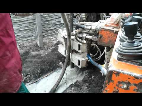 Wassara W70 drilling_Zakládání staveb (2).mp4