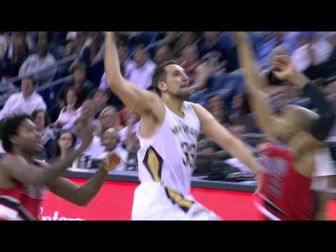 Ryan Anderson Jams on Gerald Henderson