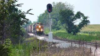 preview picture of video 'BNSF Detour train H-NTWGAL @ old Hart siding near Genoa, IL 7/27/10 CNIC Iowa Div.'