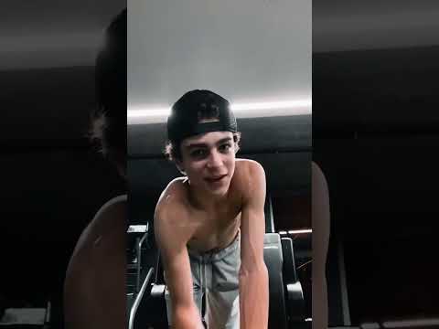 Avi Angel in the Gym live with his fans on Instagram
