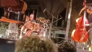 tragedia-sfiorata-nel-cilento-crolla-impianto-luci-durante-un-concerto