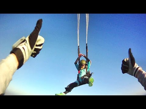 My AFF level 5 skydive - 360° turns, forward movement and docking - Pass!